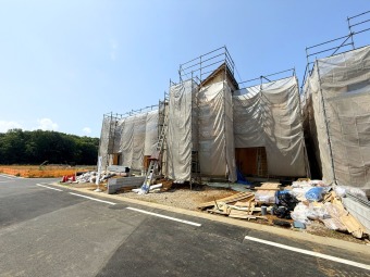 【外観】（3月末撮影） 設計・建設住宅性能評価書取得。耐震性、省エネ性能、快適性、環境への配慮など、複数の基準について評価されているものです。 現地即日ご案内可能です！お気軽にお問い合わせください！