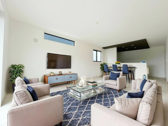 2号棟 【LDK：18帖】 本画像はCGで作成しており、実際に現地に家具は配置しておりません。また、価格に家具は含まれません。 