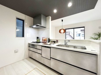 【施工例：Kitchen】 