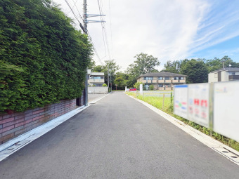 【外観：8月上旬撮影】