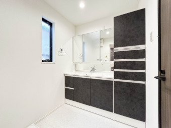 【施工例：Wash Room】