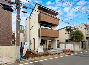 【外観南側：1月中旬撮影】