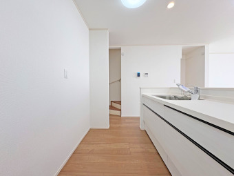 B号棟 【Kitchen】 