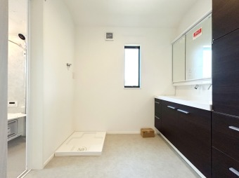 【施工例：Wash Room】