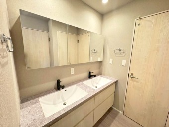 【施工例：Wash Room】 