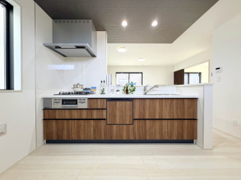 【建物プラン例：Kitchen】 