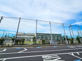 足立区立伊興小学校