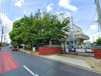 足立区立伊興中学校