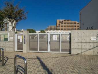 世田谷区立塚戸小学校