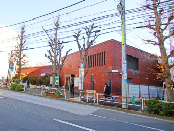 世田谷区立深沢図書館