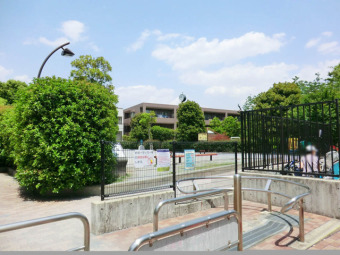 東中公園