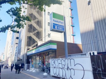 ファミリーマート 東新宿明治通り店