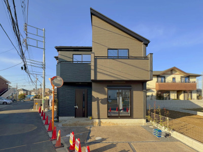 【モデルハウス棟外観：1月中旬撮影】