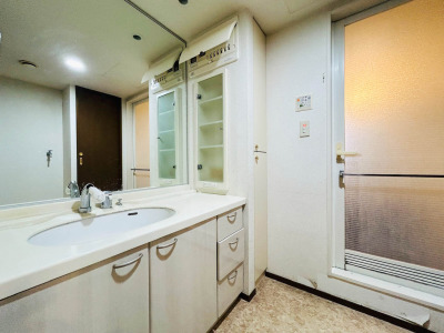 【Wash Room：リノベーション前写真】