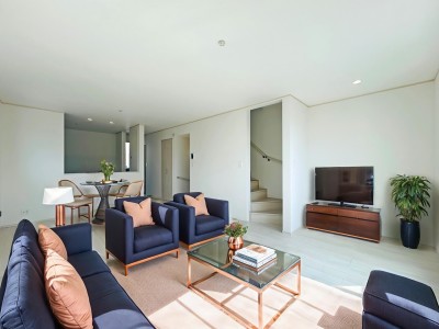 A号棟 【LDK：19.12帖】
本画像はCGで作成しており、実際に現地に家具は配置しておりません。また、価格に家具は含まれません。