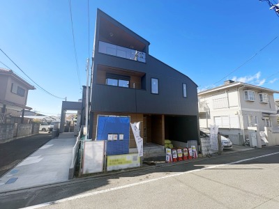 【外観：11月中旬撮影】