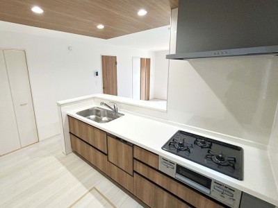 【建物プラン例】
建物参考価格：1903万円～