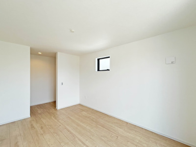 【Room：1号棟】