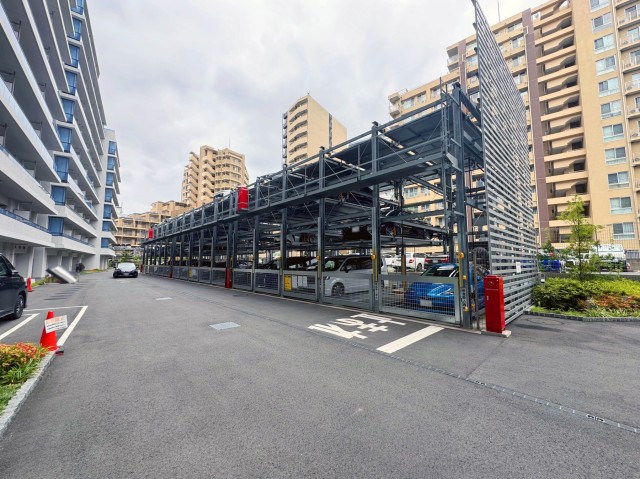 【駐車場】