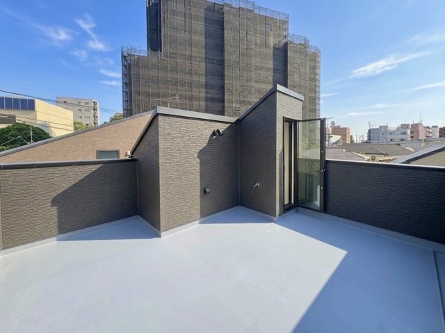 【Roof Balcony】
