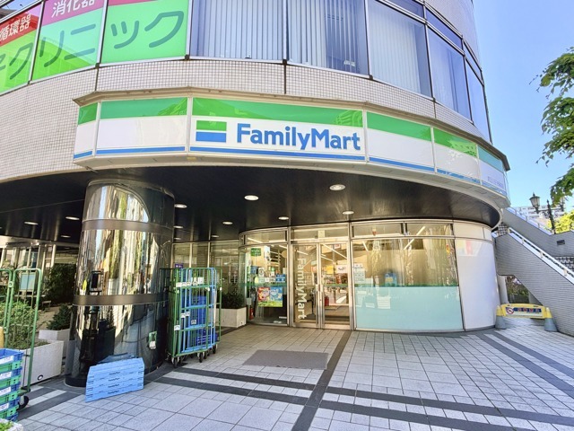 ファミリーマート 京王八王子駅前店