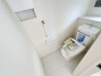 【Toilet】
各階にトイレがあるので、朝の慌ただしい時間帯に混む心配が減ります。わざわざトイレのために階段を昇り降りをせずに済みます。
