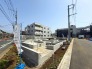 【外観】（3月撮影）
～リプラス限定公開～
京王線「つつじヶ丘」駅、小田急線「成城学園前」駅もバス移動で利用可能です！