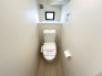 【Toilet】1F
各階にトイレがあるので、朝の慌ただしい時間帯に混む心配が減ります。わざわざトイレのために階段を昇り降りをせずに済みます。
