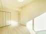 【Room：6.25帖】
全居室に収納完備。
収納力のあるクローゼットのある主寝室で、スッキリとした空間での暮らし。