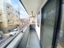【Balcony】
南向きバルコニーなので、日中の太陽光を取り入れやすいため、部屋が暖かくなり、暖房の使用が減る可能性があります。エネルギー効率が向上することで、光熱費の節約にもなります。
