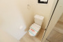 【Toilet】
各階にトイレがあるので、朝の慌ただしい時間帯に混む心配が減ります。わざわざトイレのために階段を昇り降りをせずに済みます。
