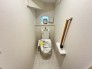 【Toilet】（1階）
各階にトイレがあるので、朝の慌ただしい時間帯に混む心配が減ります。わざわざトイレのために階段を昇り降りをせずに済みます。
