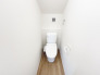 【Toilet】
各階にトイレがあるので、朝の慌ただしい時間帯に混む心配が減ります。わざわざトイレのために階段を昇り降りをせずに済みます。
