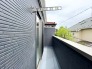 【Balcony】（7帖の居室に繋がったバルコニー）
