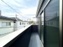 【Balcony】（7帖の居室に繋がったバルコニー）
