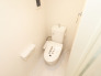 【Toilet】
各階にトイレがあるので、朝の慌ただしい時間帯に混む心配が減ります。わざわざトイレのために階段を昇り降りをせずに済みます。
