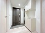 【施工例写真：Entrance】

