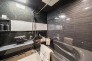 【Bath Room】
黒を基調とした高級感溢れる浴室です。