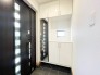 【施工例写真：Entrance】
