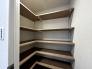 【Shoes in Closet】