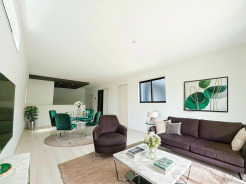 【LDK:20帖】
本画像はCGで作成しており、実際に現地に家具は配置しておりません。また、価格に家具は含まれません。