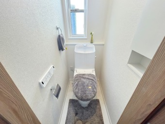 【建物プラン例】 参考プランはZEH水準となります。 建物面積:95.64㎡|建物参考価格:2400万円(外構費用、設計費用は込み) ※地盤改良が発生したら、最大30万円かかります。