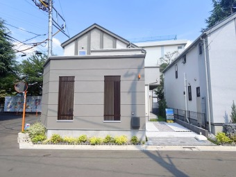 【施工例】 参考プランはZEH水準となります。 建物面積:95.64㎡|建物参考価格:2400万円(外構費用、設計費用は込み) ※地盤改良が発生したら、最大30万円かかります。