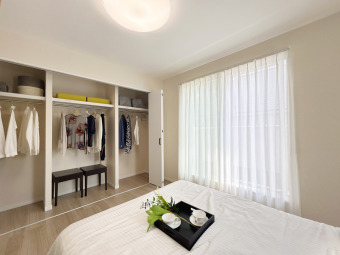 【建物プラン例】 参考プランはZEH水準となります。 建物面積:95.64㎡|建物参考価格:2400万円(外構費用、設計費用は込み) ※地盤改良が発生したら、最大30万円かかります。