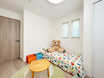 【建物プラン例】 参考プランはZEH水準となります。 建物面積:95.64㎡|建物参考価格:2400万円(外構費用、設計費用は込み) ※地盤改良が発生したら、最大30万円かかります。