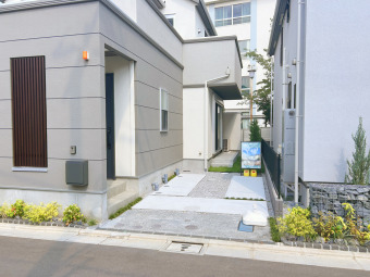 【建物プラン例】 参考プランはZEH水準となります。 建物面積:95.64㎡|建物参考価格:2400万円(外構費用、設計費用は込み) ※地盤改良が発生したら、最大30万円かかります。