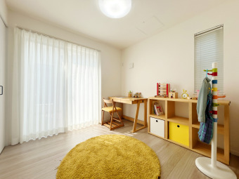 【建物プラン例】 参考プランはZEH水準となります。 建物面積:95.64㎡|建物参考価格:2400万円(外構費用、設計費用は込み) ※地盤改良が発生したら、最大30万円かかります。