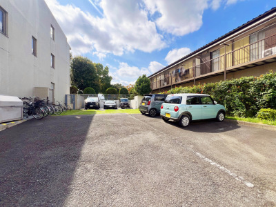 【駐車場】 【駐車場】