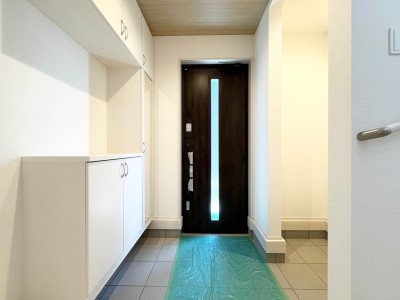 【施工例:Entran【建物プラン例】
建物参考価格:2003万円~ 【施工例:Entran【建物プラン例】
建物参考価格:2003万円~