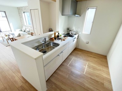 【建物プラン例】
建物参考価格:2003万円~ 【建物プラン例】
建物参考価格:2003万円~